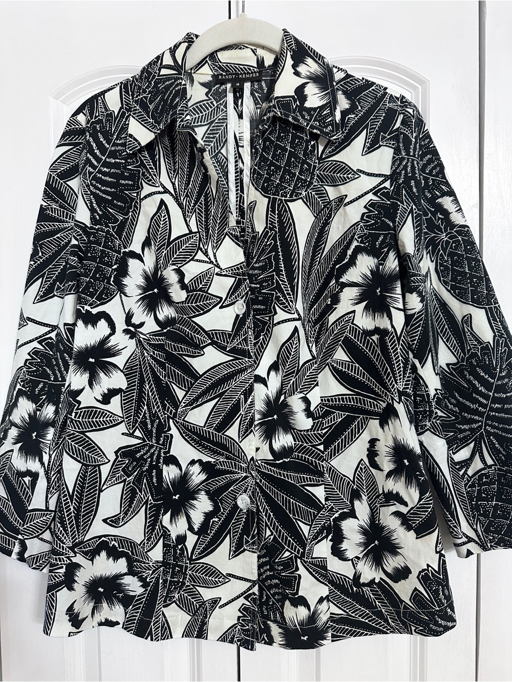 Randy Kemper Women's Black & White Floral Button-Front Blouse. Size 4